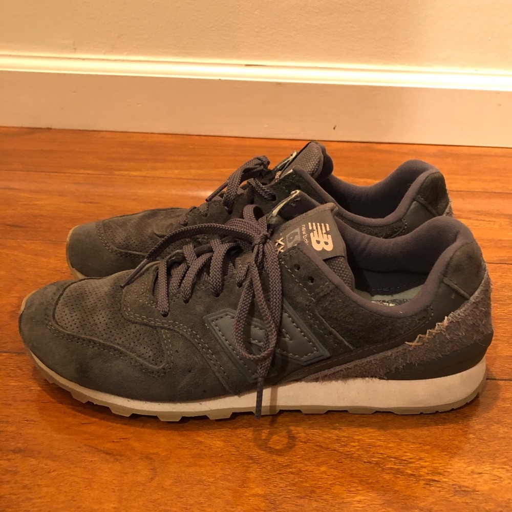 Women’s 696 New Balance Running Shoes. US 7.5